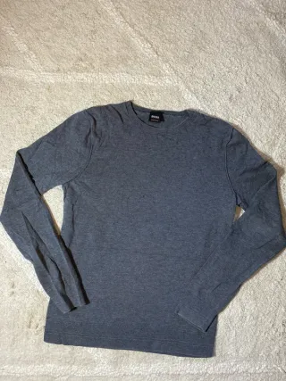 Jersey BOSS gris retro manga larga