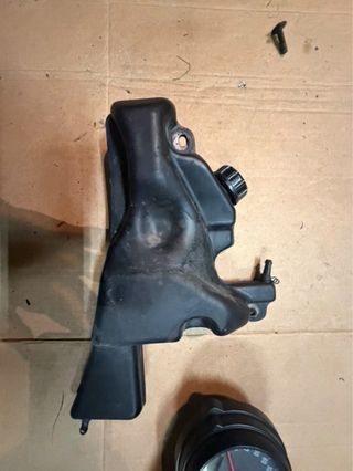 Depósito refrigerante y cuadro ZX6R 2002