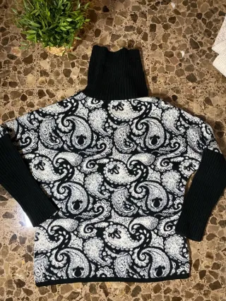 Jersey vintage cuello alto estampado paisley