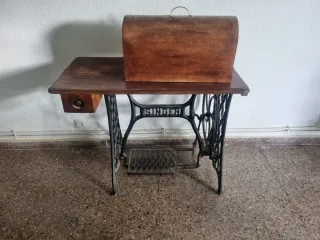 Máquina de coser Singer antigua