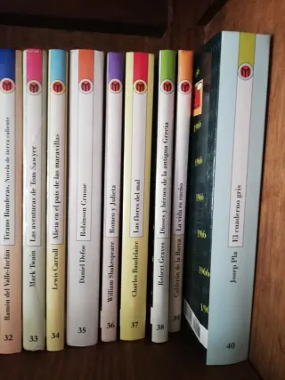 Libros varios. Colección 44 tomos.