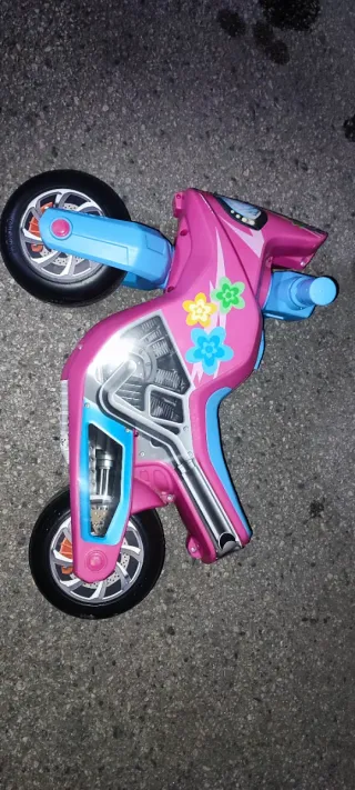 Moto correpasillos rosa y azul