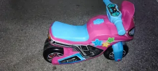 Moto correpasillos rosa y azul