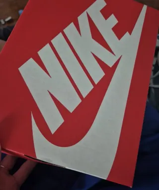 Scarpine Nike bimbo, numero 27.5