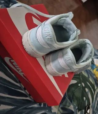 Scarpine Nike bimbo, numero 27.5