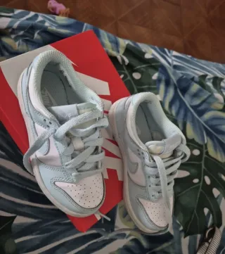 Scarpine Nike bimbo, numero 27.5