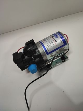 Bomba de agua 7L de la marca Shurflo