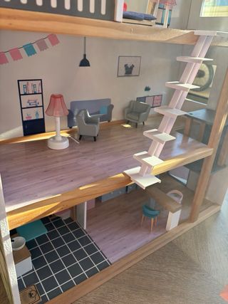 Casa de Muñecas de Madera