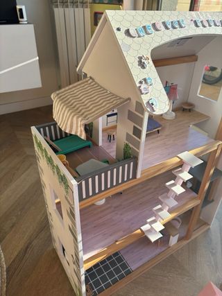 Casa de Muñecas de Madera