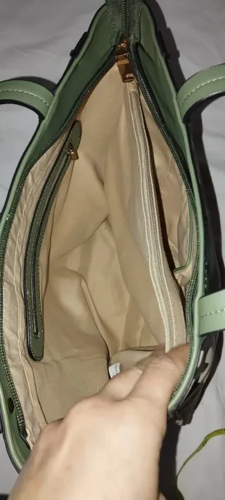 Bolso militar estampado en perfecto estado.