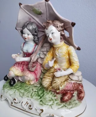 Figura Capodimonte Niños Sombrilla Ref 001