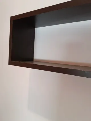 Set di scaffale e cassettiera a parete