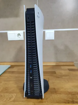 Consola PlayStation 5 + 4 Juegos