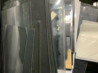 Grande lotto di materiale filatelico con bustine,