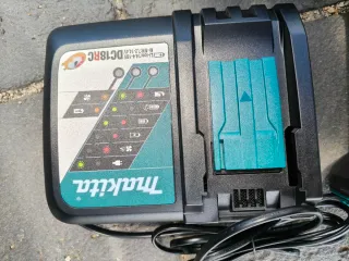 Makita DGA504 Amoladora Angular Batería
