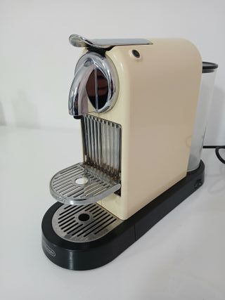 Macchina Caffè Nespresso De Longhi Beige