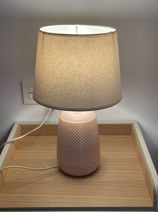 Lámpara de cerámica rosa texturizada