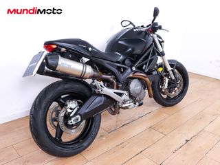 DUCATI MONSTER 696