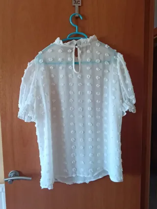 Blusa vaporosa blanca topos