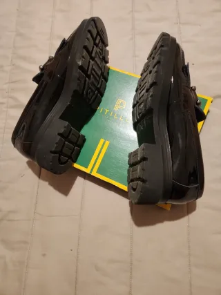 Mocasines Pitillos charol negro/marrón