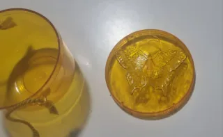 Cajita antigua guarda ovillos mariposa