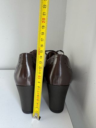 Scarpe Melluso con tacco e lacci