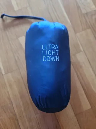 Chaleco uniqlo ultra light azul