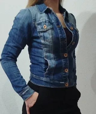 Chaqueta Vaquera Bershka Talla S
