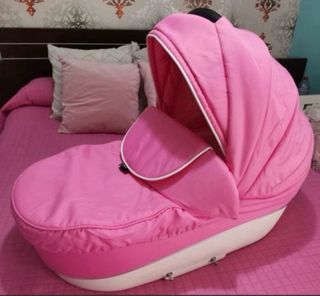 Carrito de bebé rosa