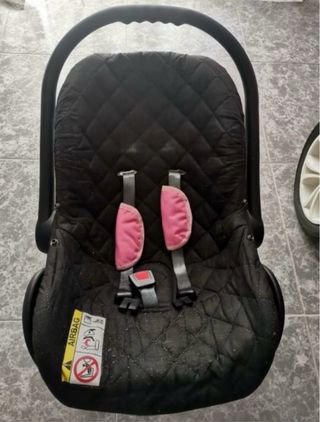 Carrito de bebé rosa