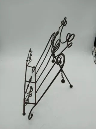 Leggio in ferro battuto decorato