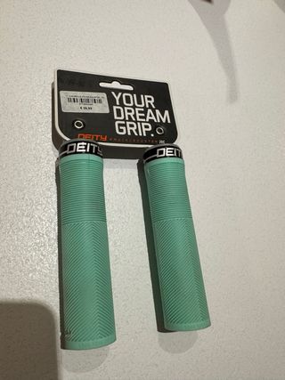 Manopole Deity Knuckleduster Verde