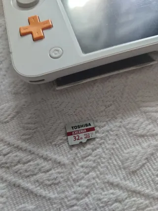 Nintendo NEW 2DS XL Blanca con juegos