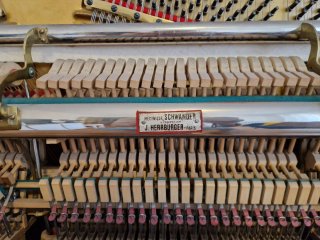 Piano Vertical Lochmann & Cº