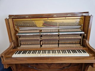 Piano Vertical Lochmann & Cº