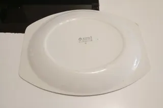 ELEGANTE FUENTE OVALADA STUDIO J &G MEAKIN