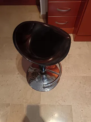 Taburete alto silla negra