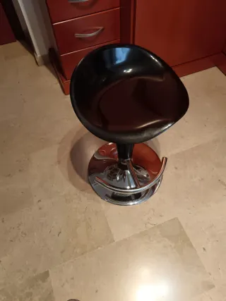 Taburete alto silla negra