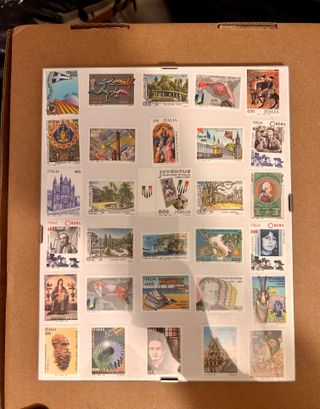 Cornice con francobolli Italia