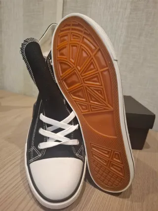 Botas Converse Negras y Blancas