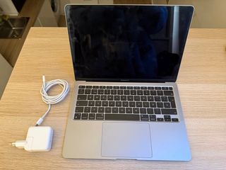 MacBook Air Plata con pantalla rota pero funciona