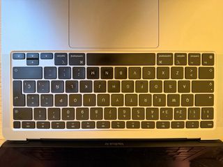 MacBook Air Plata con pantalla rota pero funciona