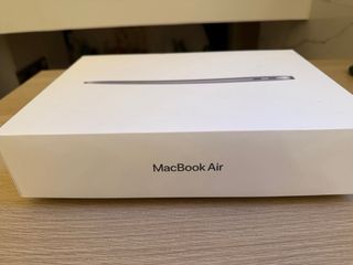 MacBook Air Plata con pantalla rota pero funciona