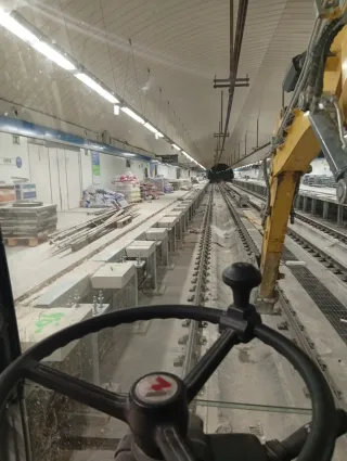 Maquinista excavadora ferroviario