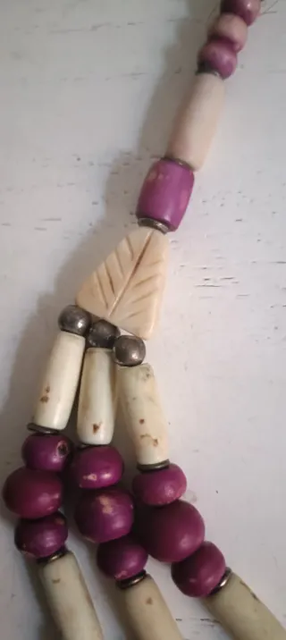 Collar 3 hileras hueso y morado