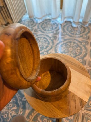 Contenitore in legno con coperchio