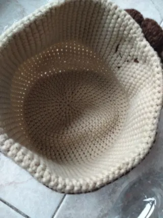 Cappello donna lana beige e marrone fatto a mano