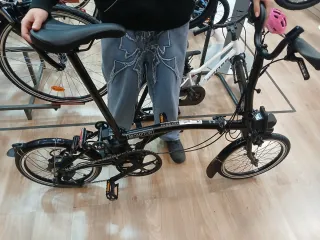 Bici Brompton Eléctrica M4L Negro Mate