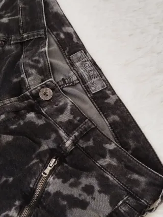 Vaqueros Guess micropana mujer talla 28