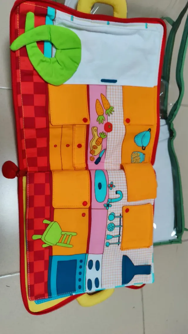 Libro de tela didáctico Lilliputiens para bebé